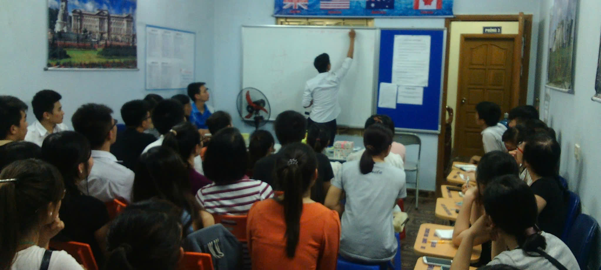 Trung tâm Ngoại ngữ Du học Tomato